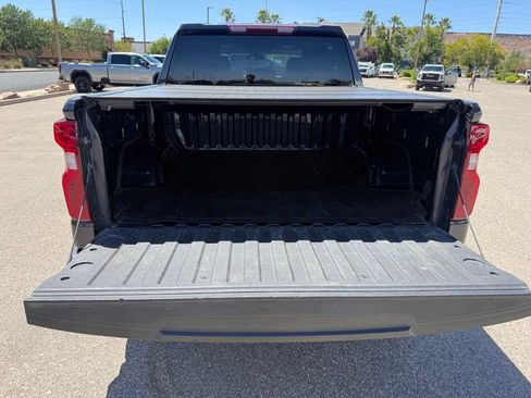 Used 2022 Chevrolet Silverado 1500 LT AWD/4WD image 21
