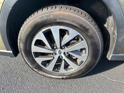 Used 2022 Subaru Outback Premium image 29