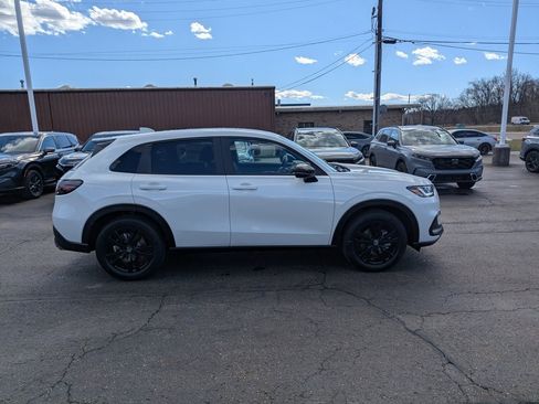 New 2026 Honda HR-V Sport image 2