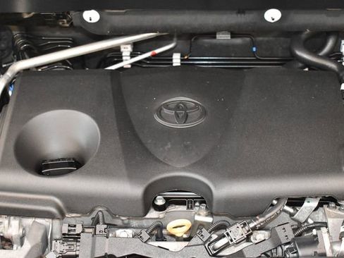 Used 2024 Toyota RAV4 Adventure AWD/4WD image 4