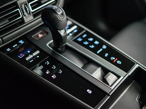 Certified 2026 Porsche Macan image 23