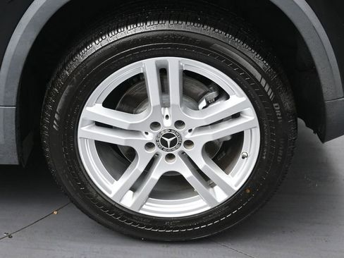Used 2022 Mercedes-Benz GLA 250 4MATIC w/ Premium Package image 34