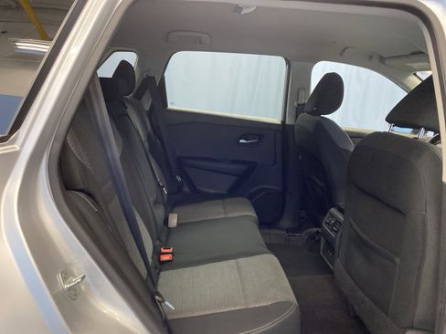 Used 2022 Nissan Rogue SV image 35