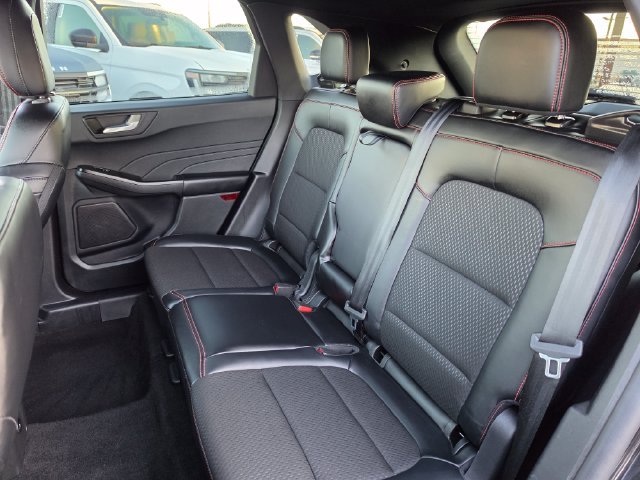 Used 2025 Ford Escape ST-Line Select AWD/4WD image 16