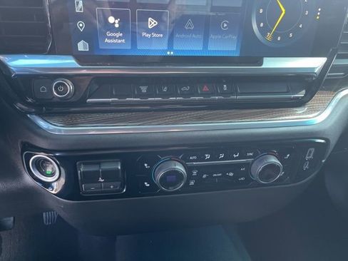 Used 2024 Chevrolet Silverado 3500 LT w/ Convenience Package AWD/4WD image 16