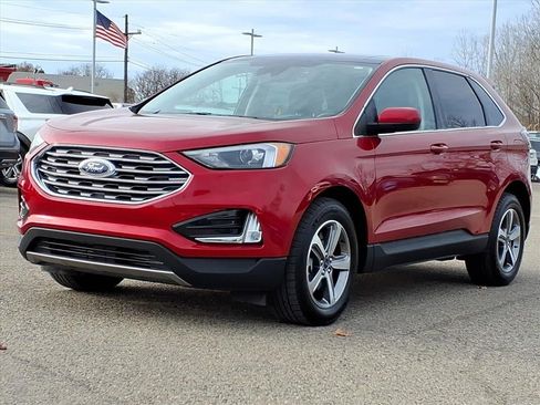 Certified 2022 Ford Edge SEL w/ Convenience Package image 3