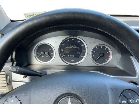 Used 2010 Mercedes-Benz GLK 350 2WD image 12