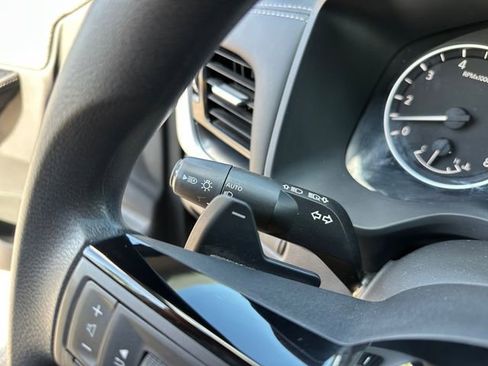 Used 2022 Nissan Rogue SV FWD image 24