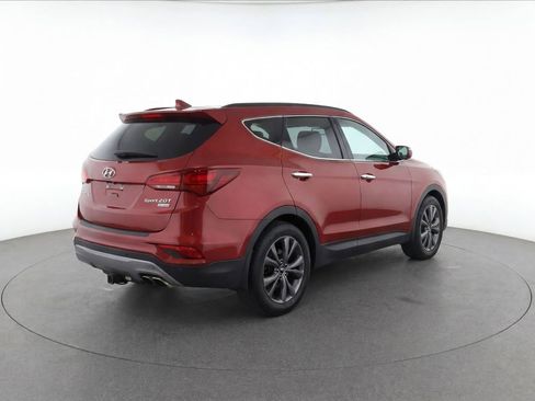 Used 2017 Hyundai Santa Fe Limited FWD image 4