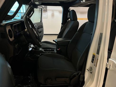 Used 2025 Jeep Wrangler Unlimited Sport AWD/4WD image 27