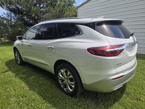 Used 2018 Buick Enclave Avenir FWD image 3