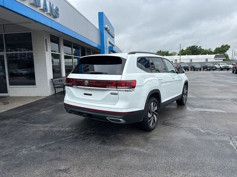 Used 2025 Volkswagen Atlas SE FWD image 4