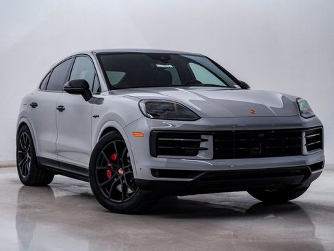 New 2026 Porsche Cayenne S image 8