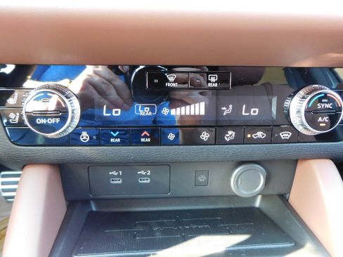 Used 2025 Mitsubishi Outlander SEL image 24