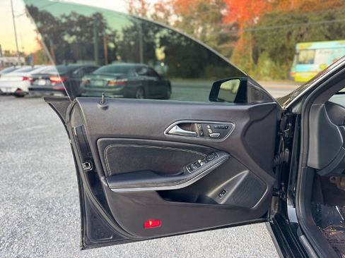 Used 2018 Mercedes-Benz CLA 250 image 8