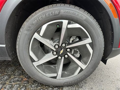 New 2026 Chevrolet Equinox EV LT image 9