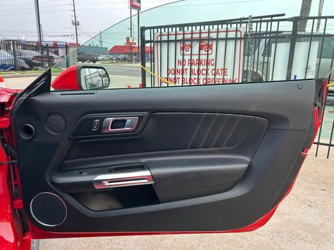 Used 2020 Ford Mustang Premium image 15