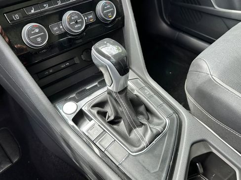 Used 2022 Volkswagen Taos SEL w/ Panoramic Sunroof Package image 16