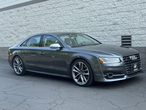 Used 2017 Audi S8 Plus AWD/4WD image 18