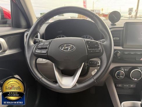 Used 2022 Hyundai Venue SEL w/ Cargo Package image 16