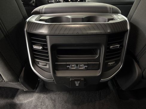 New 2026 RAM 1500 4x4 Crew Cab image 32