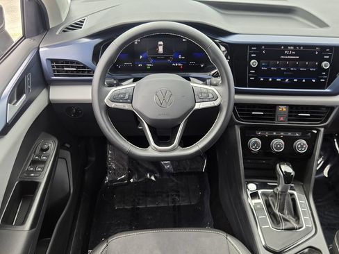 Used 2023 Volkswagen Taos SE w/ Black Wheel Package FWD image 13