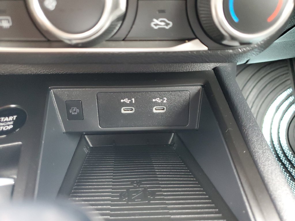 Used 2025 Nissan Kicks SV FWD image 23