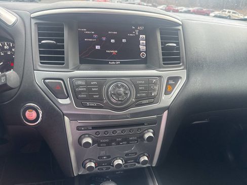 Used 2018 Nissan Pathfinder SL image 33