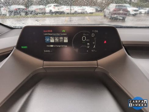 Used 2025 Toyota Prius LE image 18