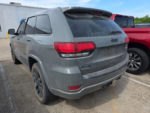 Used 2021 Jeep Grand Cherokee Laredo X AWD/4WD image 3