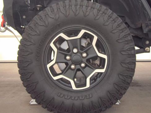 Used 2021 Jeep Gladiator Rubicon AWD/4WD image 3