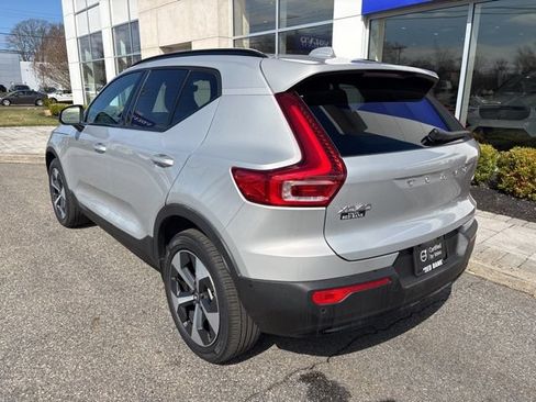 Used 2025 Volvo XC40 B5 Plus AWD/4WD image 3