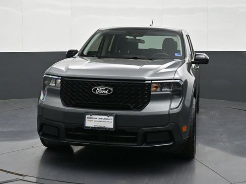 Used 2025 Ford Maverick XLT w/ Equipment Group 301A AWD/4WD image 8