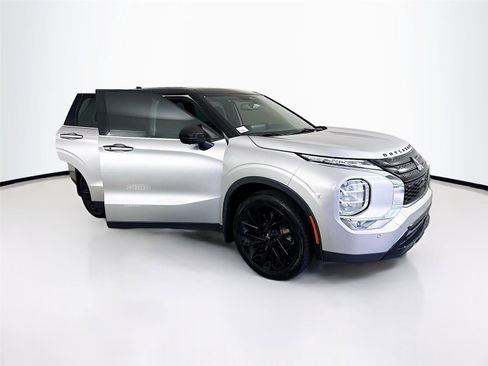 Used 2023 Mitsubishi Outlander SEL FWD image 17