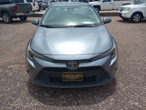 Used 2020 Toyota Corolla LE FWD image 2