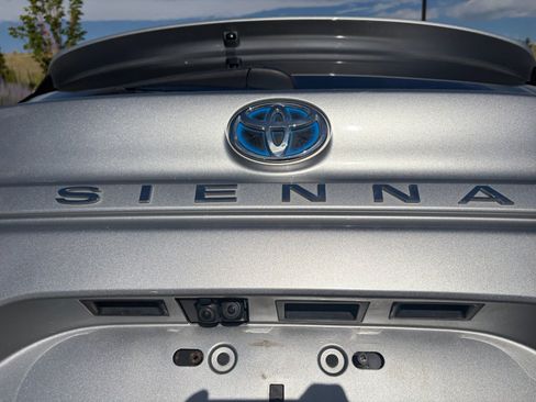 Used 2021 Toyota Sienna Limited AWD/4WD image 23