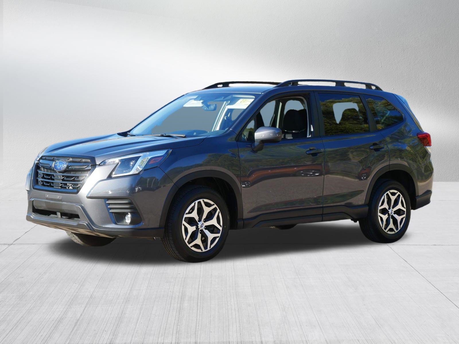 Used 2024 Subaru Forester Premium AWD/4WD image 3