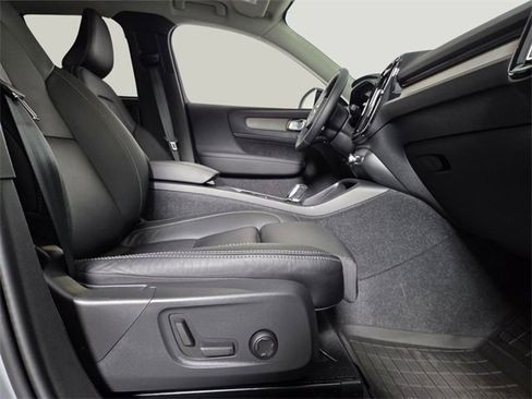 Used 2024 Volvo XC40 B5 Ultimate w/ Protection Package Premier image 14