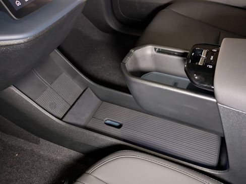 New 2026 Volvo EX30 Plus w/ Protection Package image 22