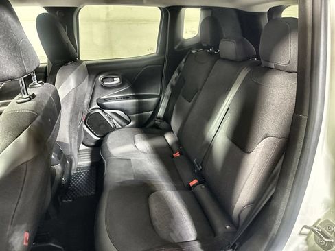 Used 2023 Jeep Renegade Trailhawk AWD/4WD image 25