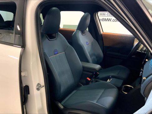 Used 2025 MINI Cooper Countryman SE w/ Comfort Package Max image 8