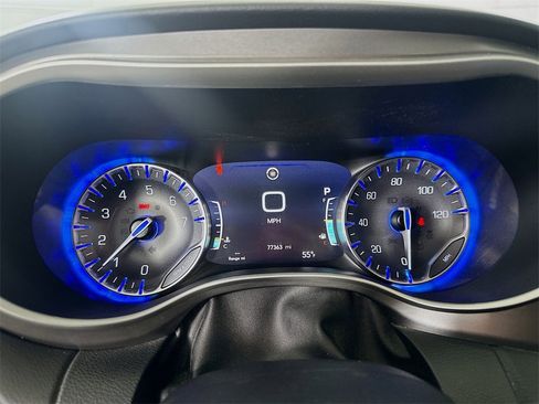 Used 2022 Chrysler Pacifica Touring-L image 26