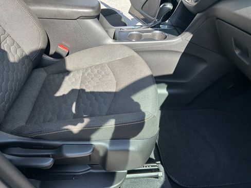 Used 2020 Chevrolet Equinox LT FWD image 28
