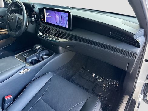 Used 2023 Lexus LS 500 RWD image 28