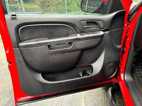 Used 2013 Chevrolet Silverado 2500 LTZ w/ LTZ Plus Package image 10