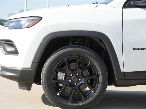 New 2026 Jeep Compass Latitude image 5