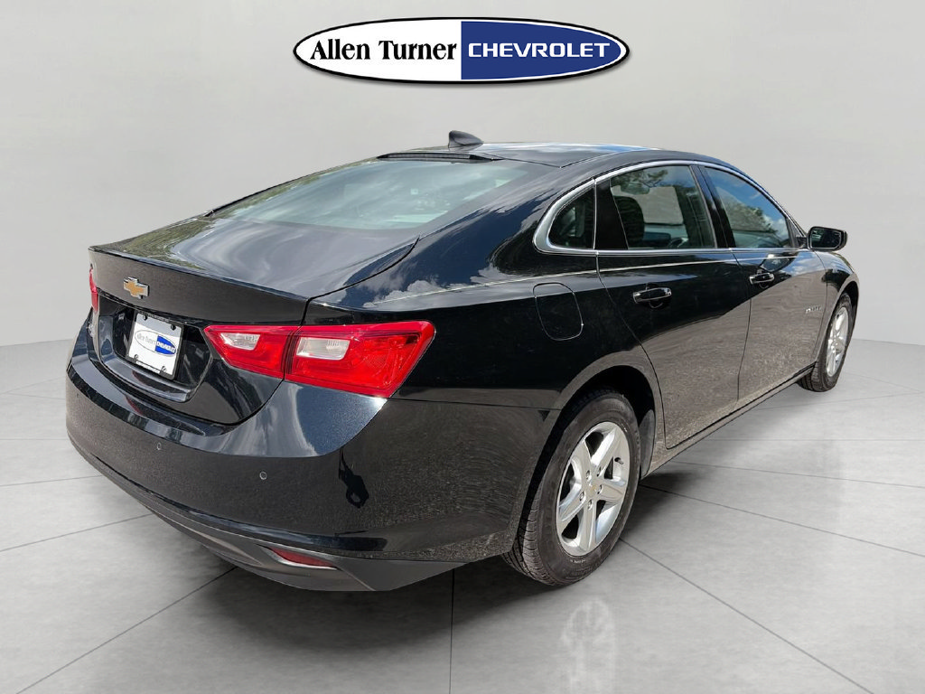 Used 2021 Chevrolet Malibu LS w/ Driver Confidence Package II FWD image 4