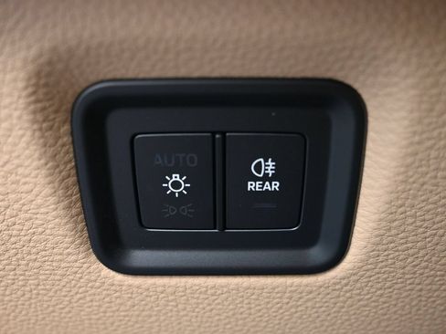 Certified 2026 Porsche Cayenne AWD/4WD image 25