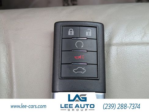 Used 2010 Cadillac DTS Luxury image 25