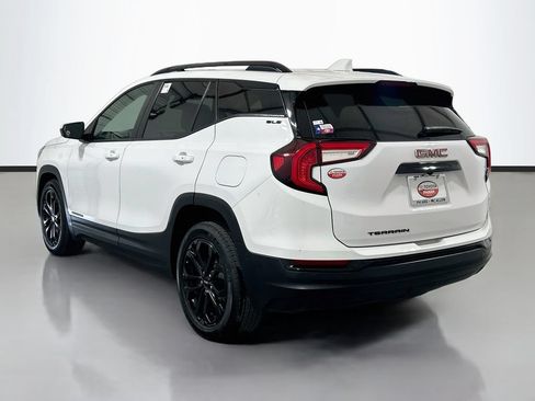 Used 2022 GMC Terrain SLE w/ Driver Convenience Package FWD image 6